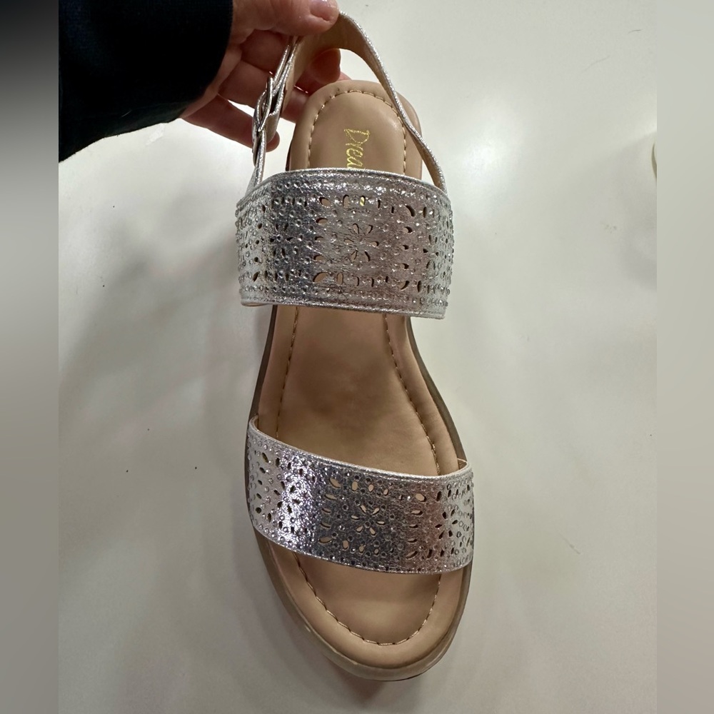 Dream Pairs Silver Sandals  size 6